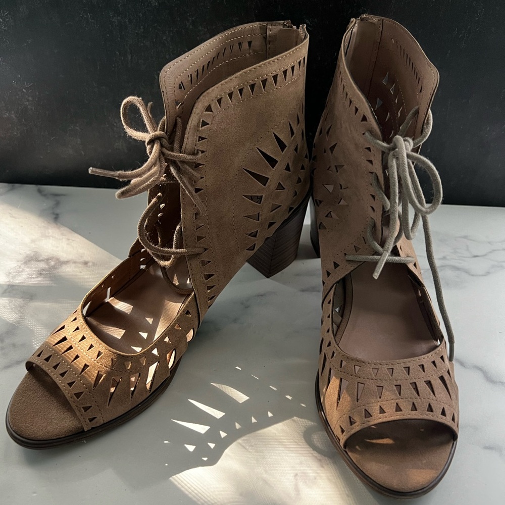 Breckelles Gabby Booties
